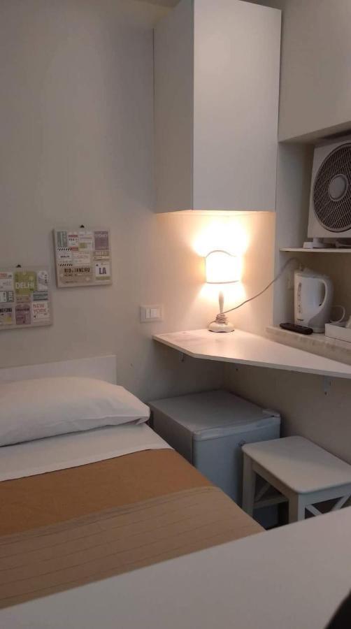 Bed and breakfast Small Single Roma